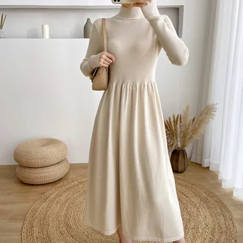 2023 Новият есенно-зимния женски пуловер в корейски стил, елегантно поло с висока воротом, однотонное трикотажное рокля средна дължина от дъното